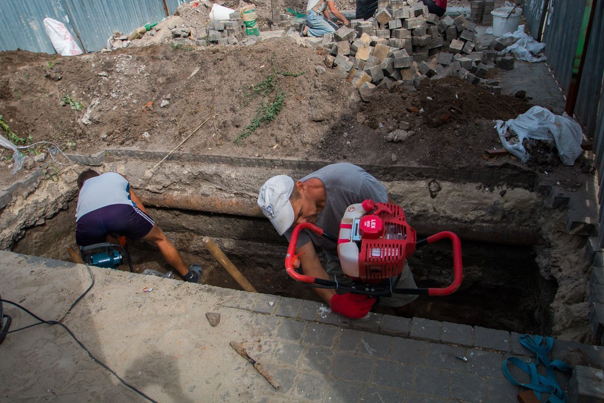 Работа кипит