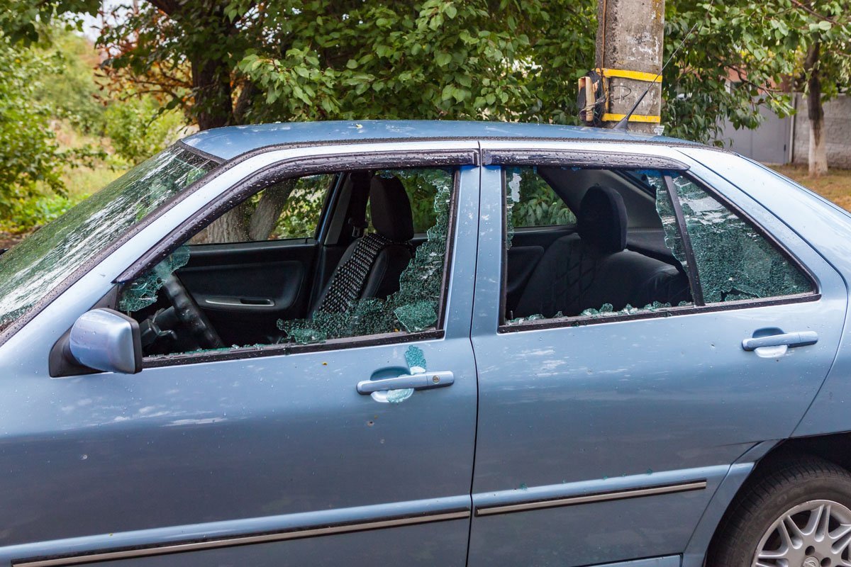 На улице Отдыха взорвался автомобиль На улице Отдыха взорвался автомобиль