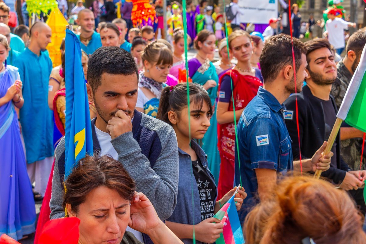 Что-то замышляет