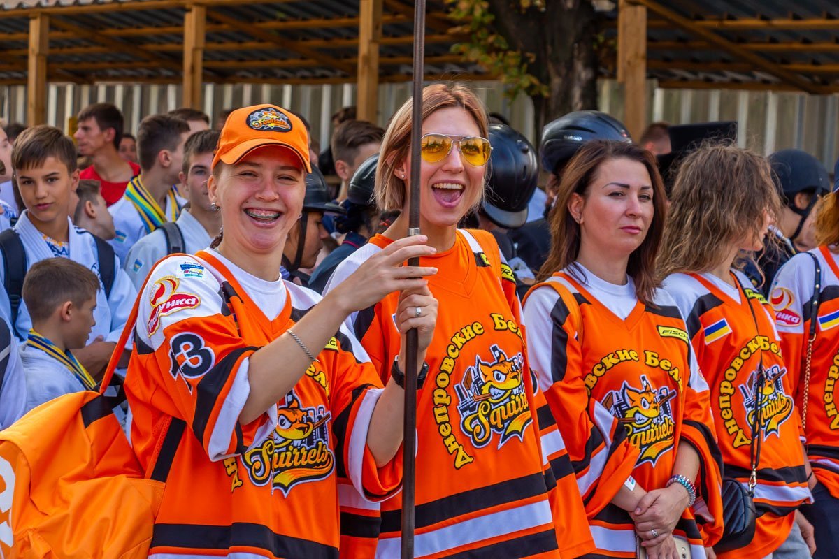Девчонки их хоккейного клуба