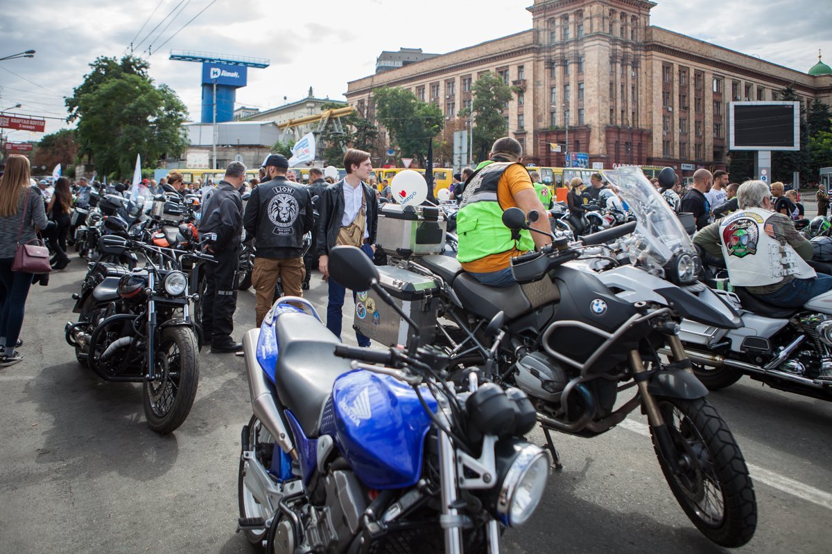 Нужно больше мотыков