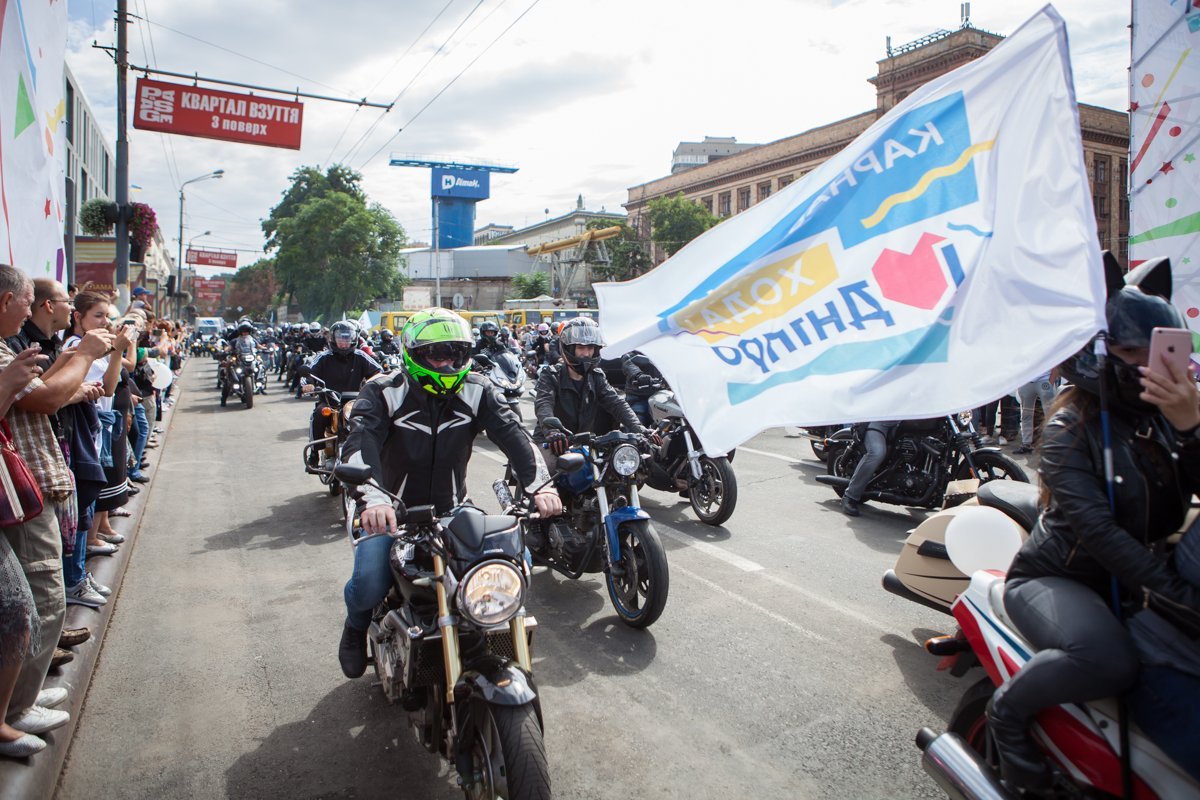 Байкеры вели колонну