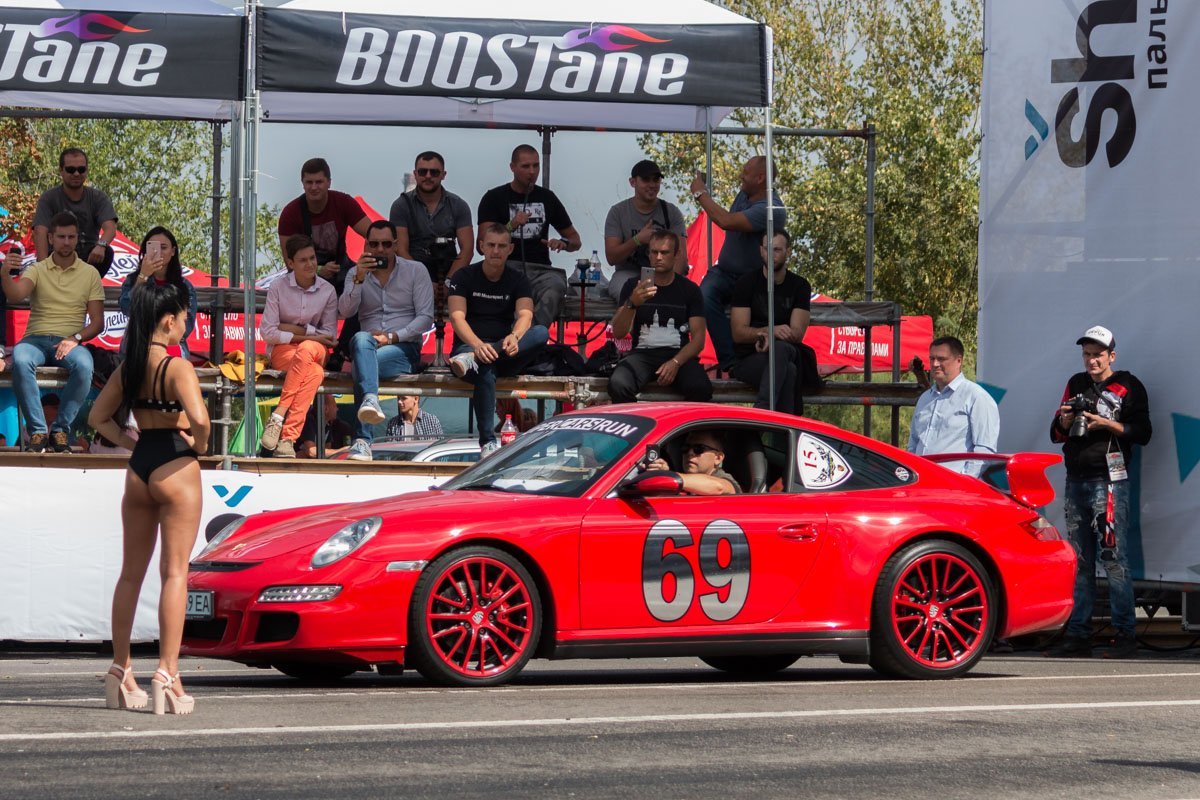 Дрэг-рейсинг - одно из самых ожидаемых событий для автомобилистов Украины Дрэг-рейсинг - одно из самых ожидаемых событий для автомобилистов Украины