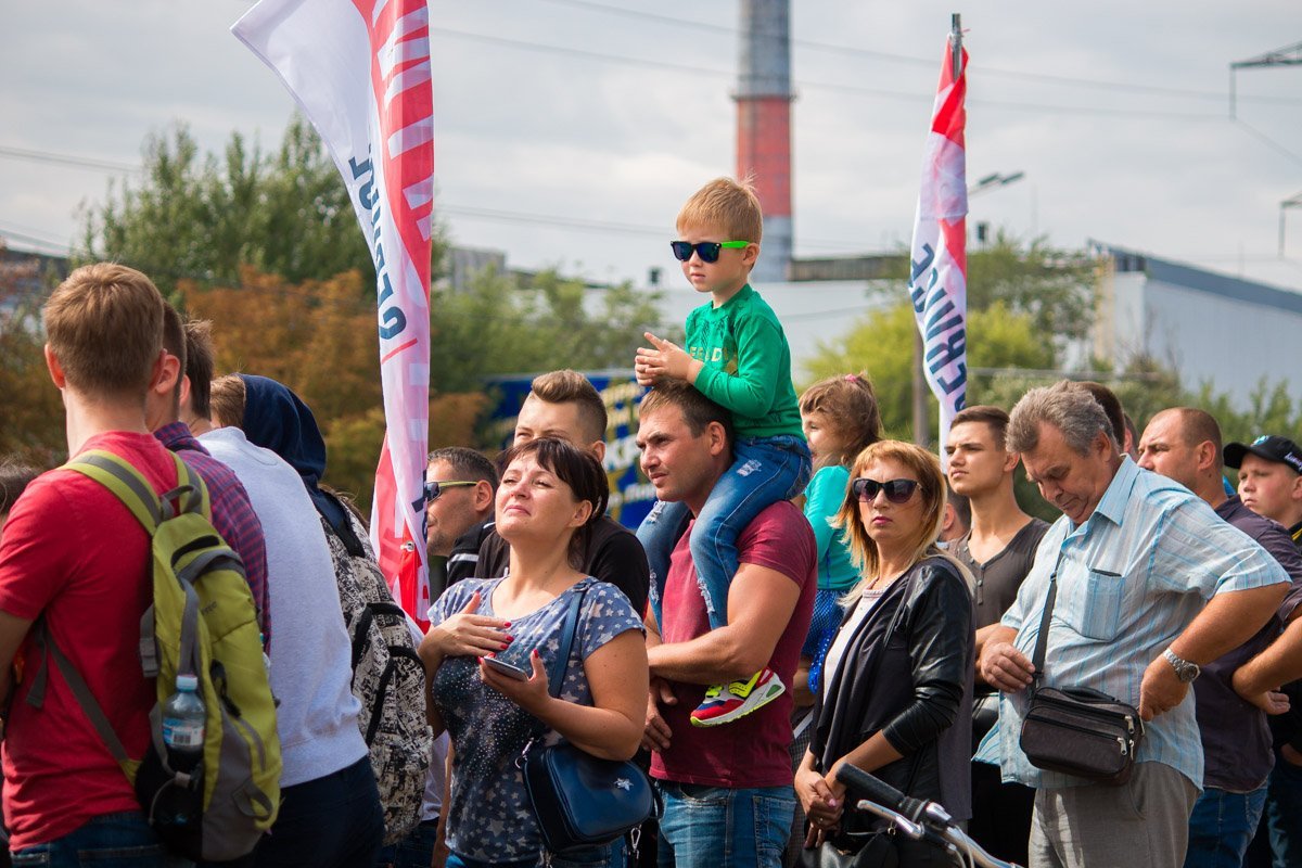 В прошлом году на День города впервые провели соревнования по дрэг-рейсингу в Днепре В прошлом году на День города впервые провели соревнования по дрэг-рейсингу в Днепре