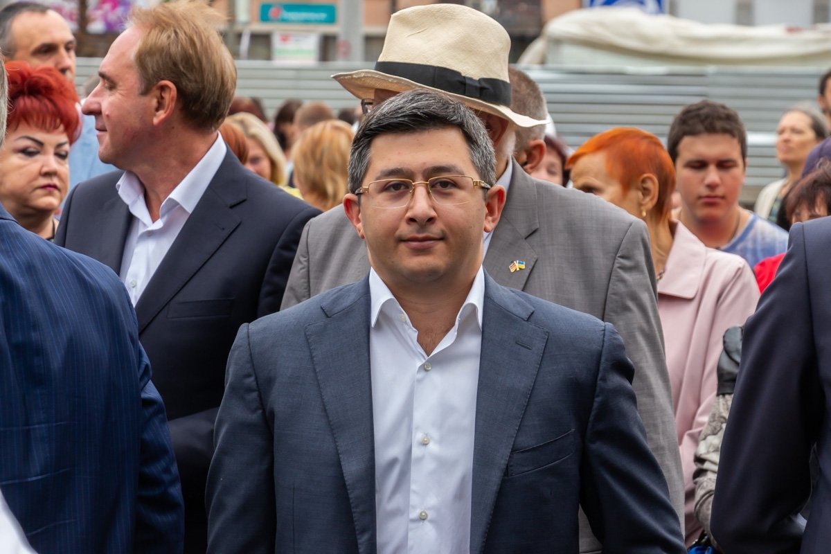 Много высокопоставленных гостей