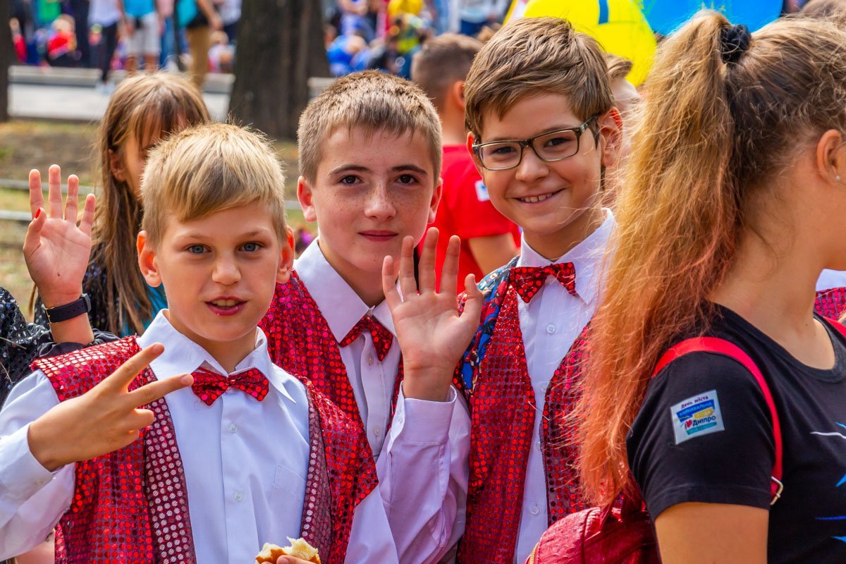 Нужно срочно что-то показать на пальцах