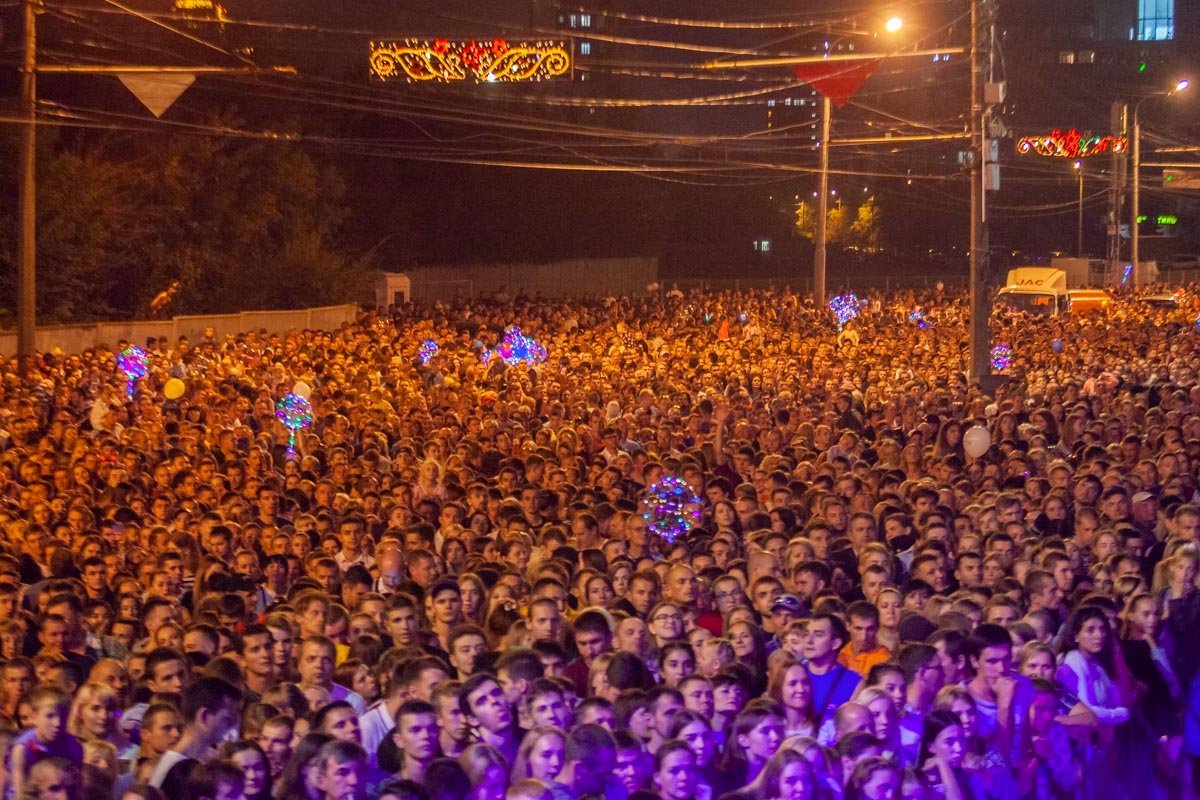 Когда к сцене действительно не протолкнуться 