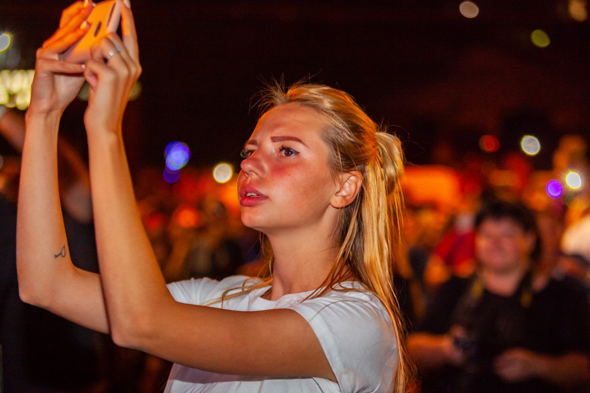 Вроде хороший ракурс. Или нет? Или, может, чуть левее стать?