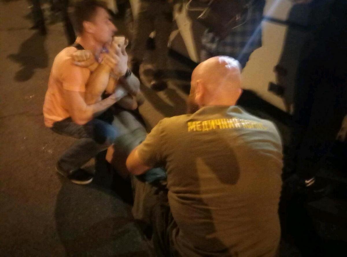 По предварительной информации, мужчина находился в сильном алкогольном и наркотическом опьянении По предварительной информации, мужчина находился в сильном алкогольном и наркотическом опьянении