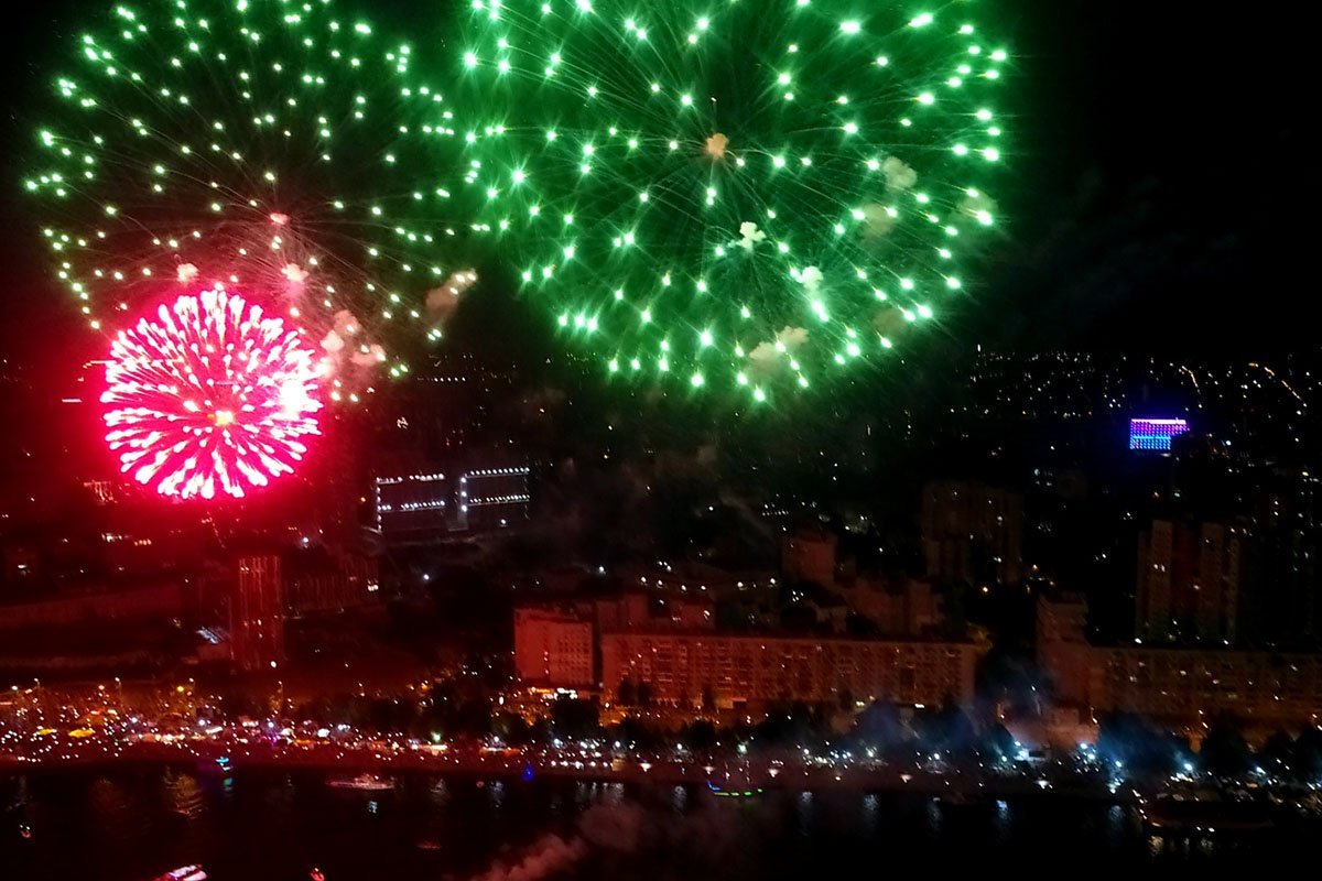 Многих жителей Днепра порадовало яркое зрелище