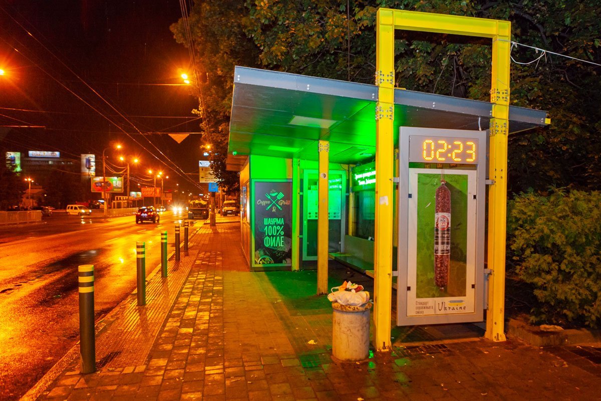 Но не все мусорники еще пустые