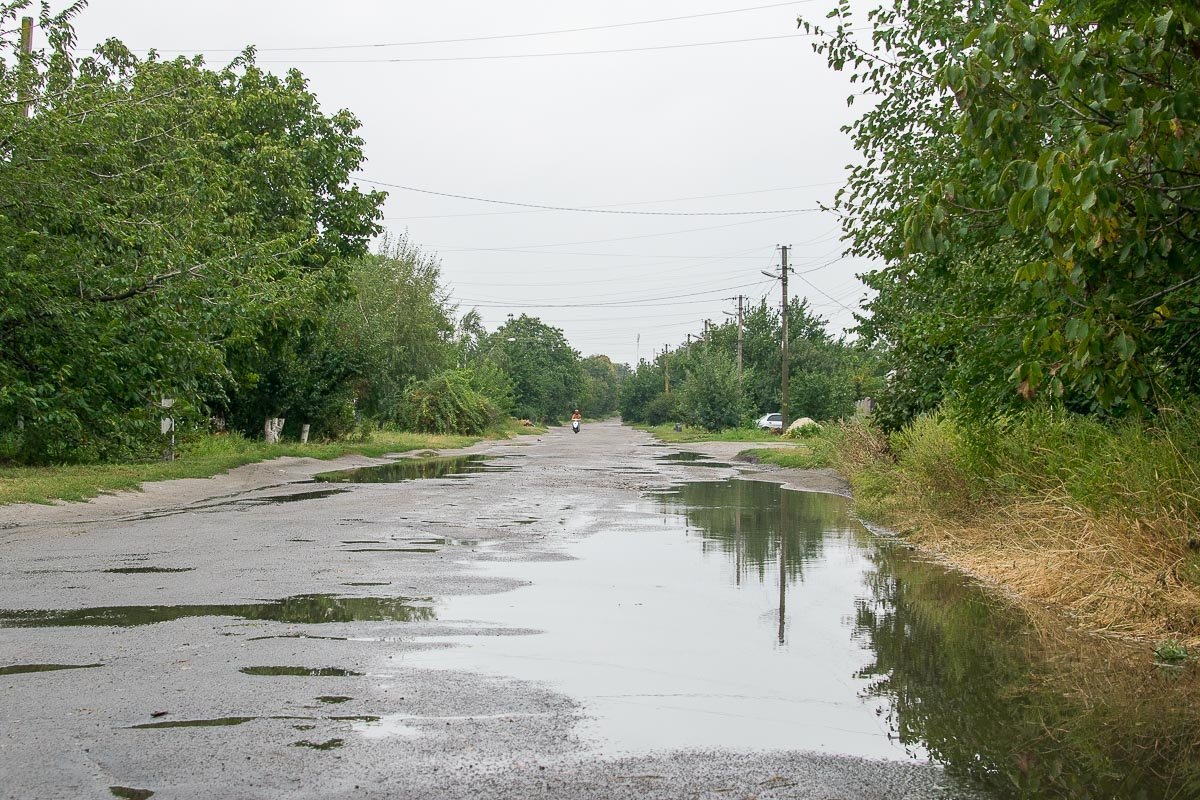 Ремонт дороги здесь бы не помешал Ремонт дороги здесь бы не помешал