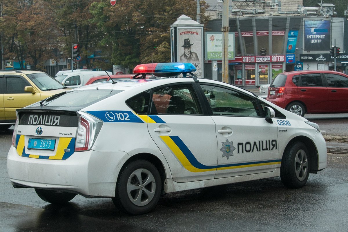 Патрульный экипаж также на месте