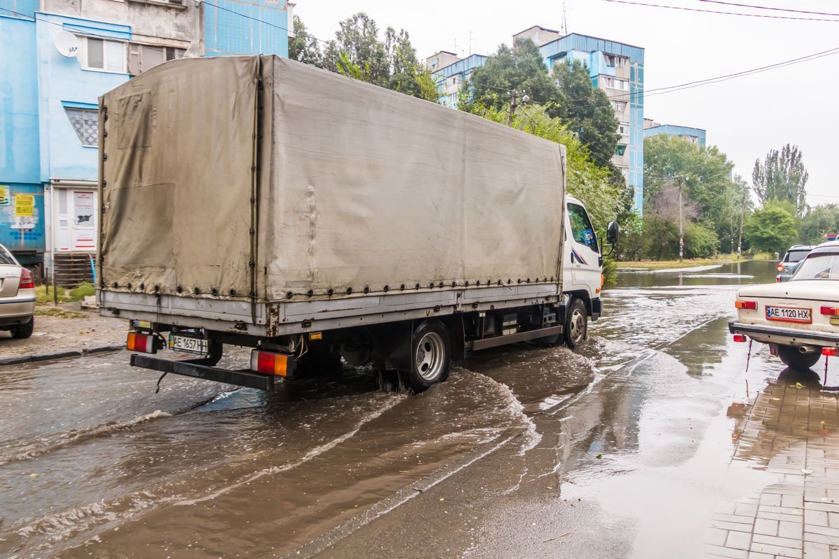 В Днепре дорожный апокалипсис из-за непогоды