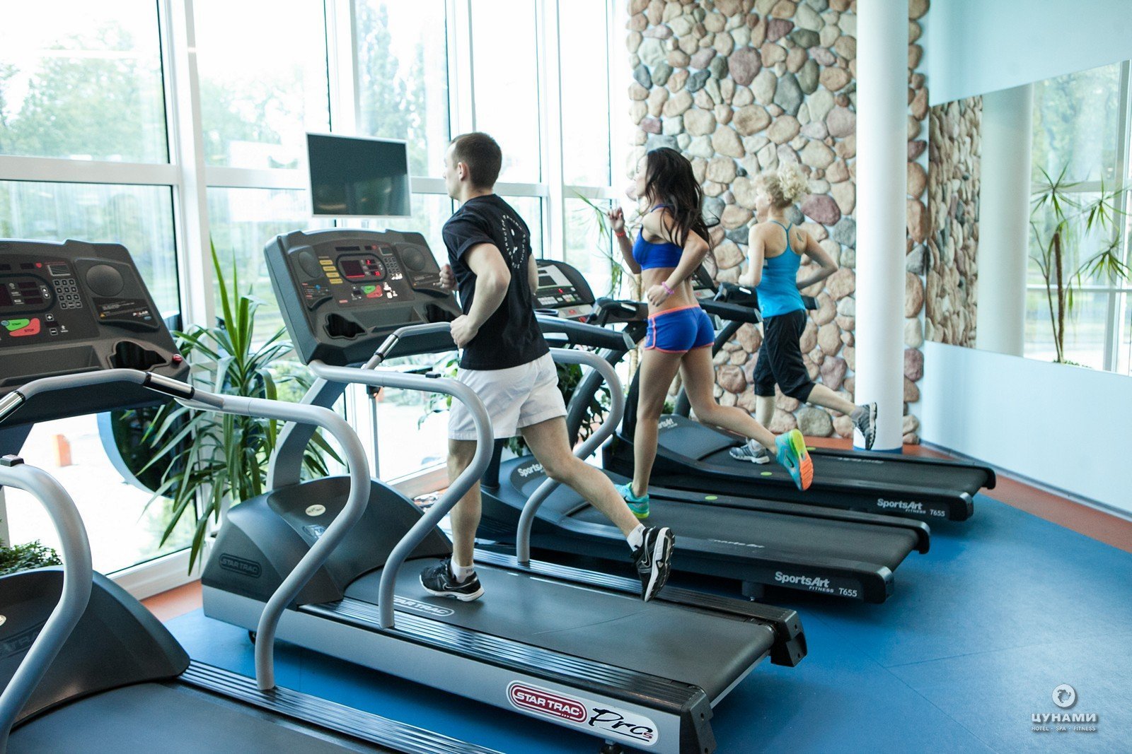 Готовимся к лету уже сейчас: спортзалы в центре Днепра 3