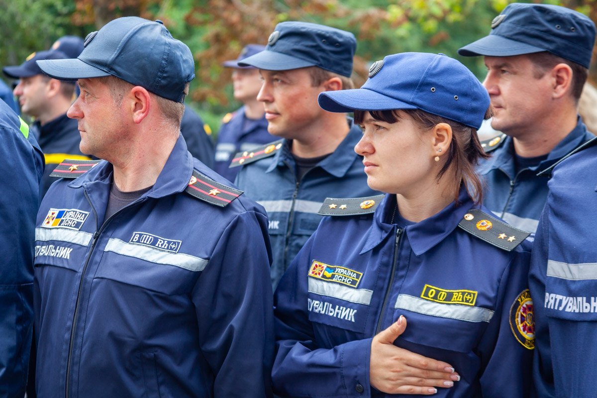 Отметить праздник приехали спасатели со всей области