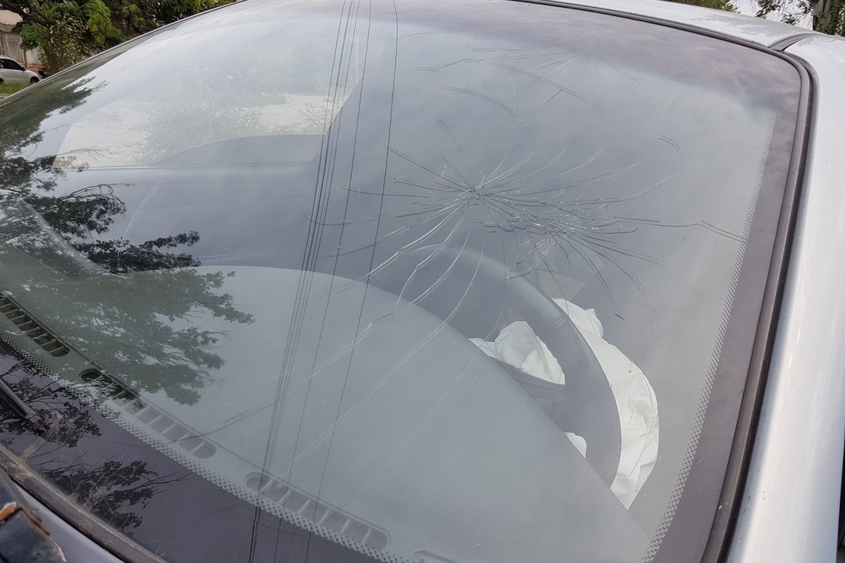 На Lanos разбито лобовое стекло На Lanos разбито лобовое стекло