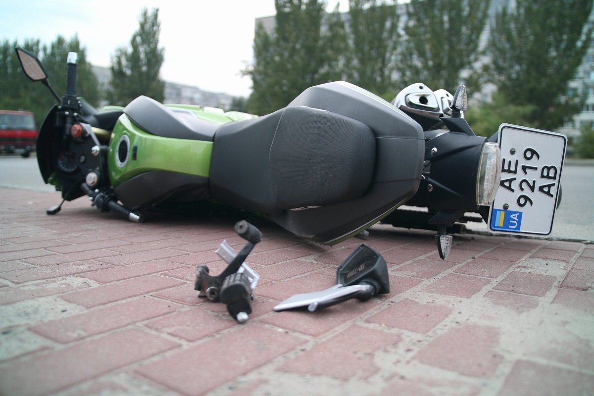 На место приехал следователь для выяснения всех обстоятельств аварии