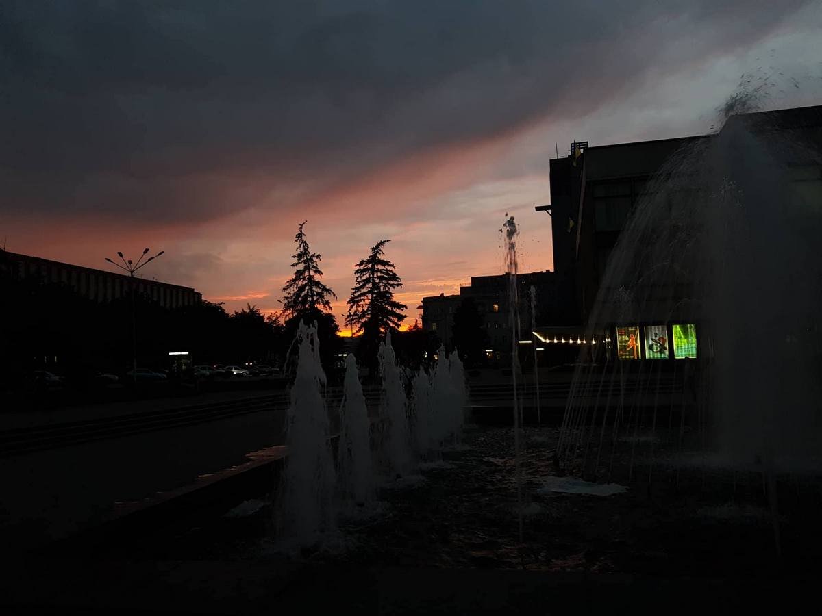 Фонтан возле Театра оперы и балета