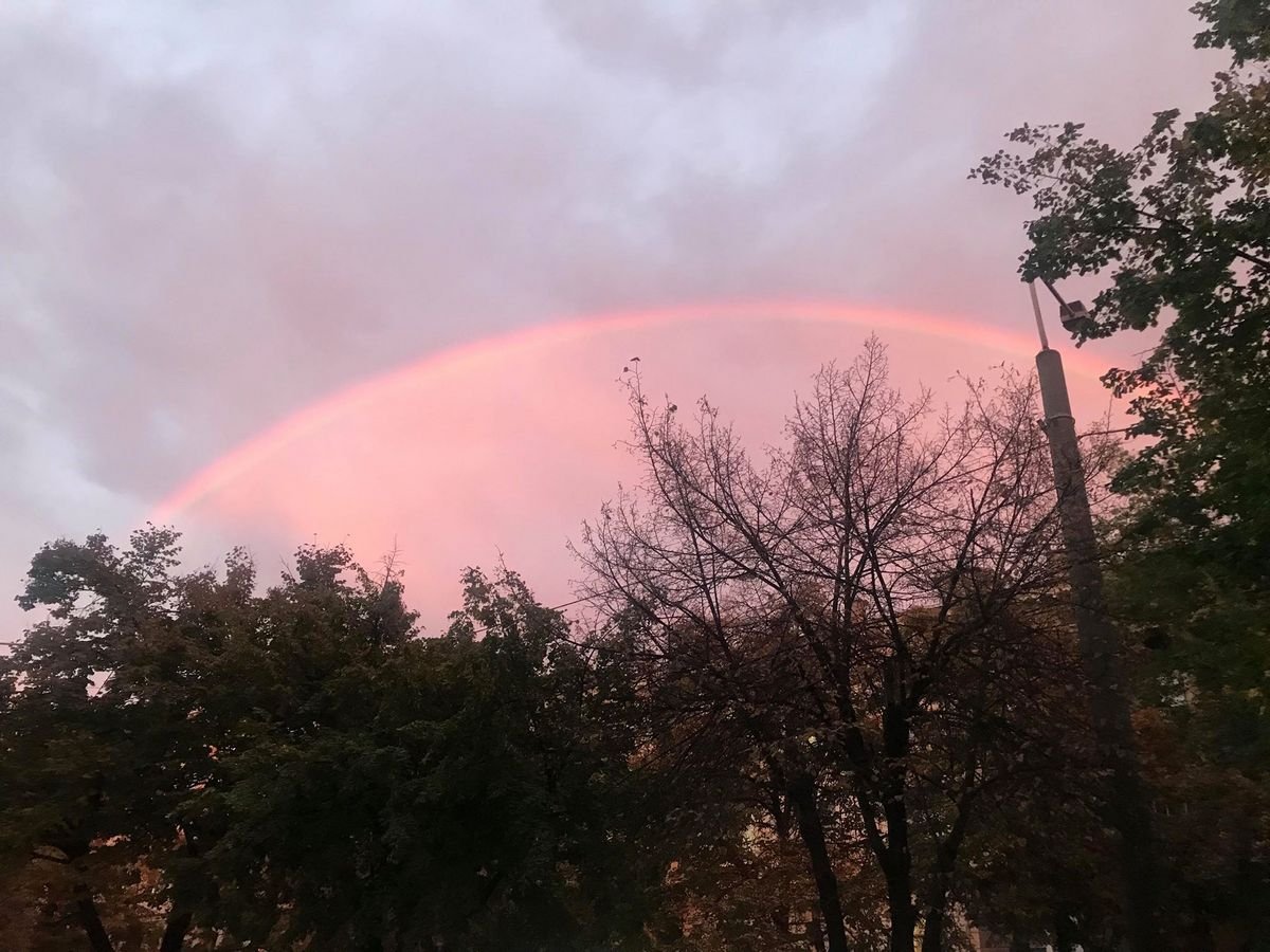 Радуга подняла настроение всем жителям города