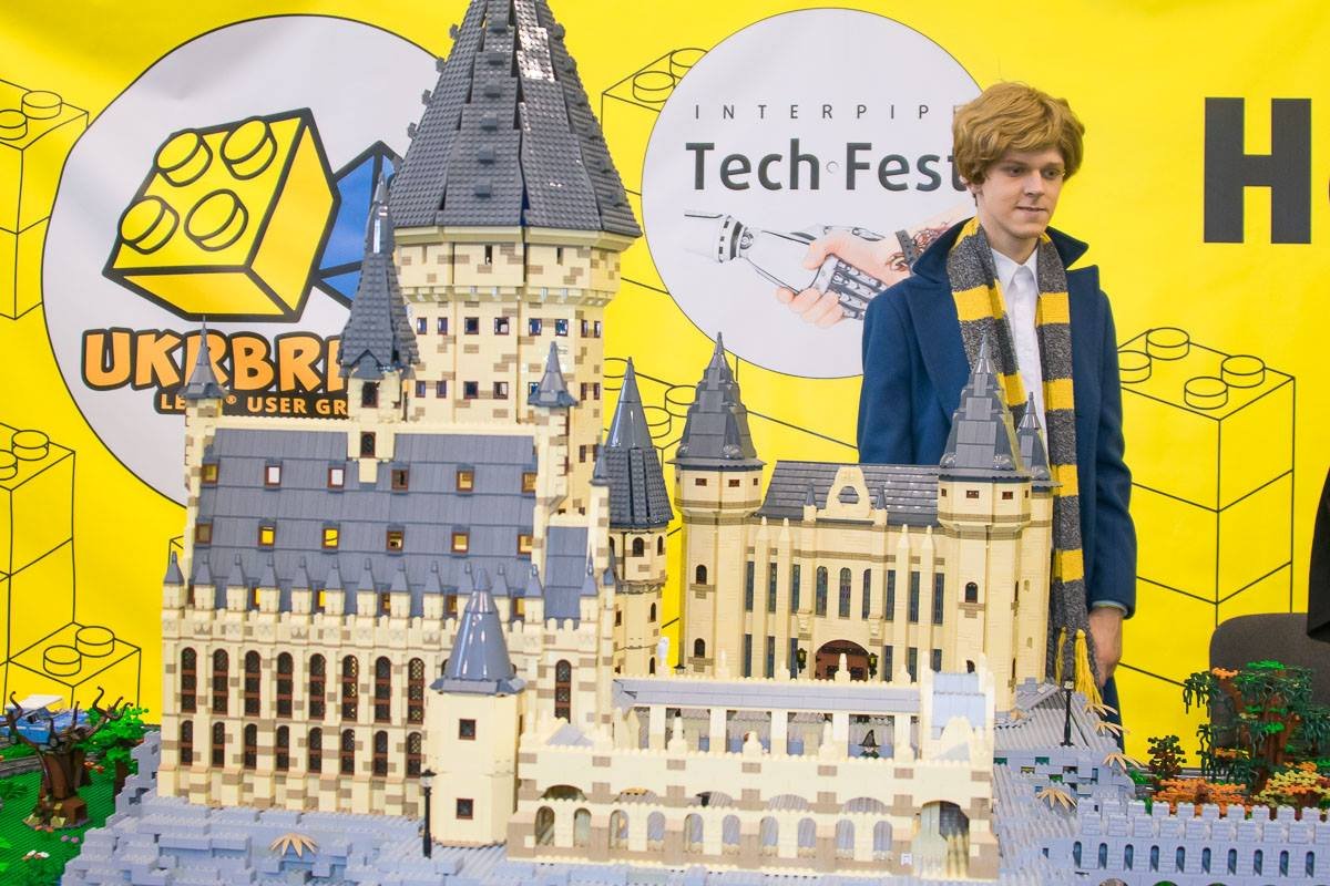 Невероятно красивый макет Хогвартса из Lego