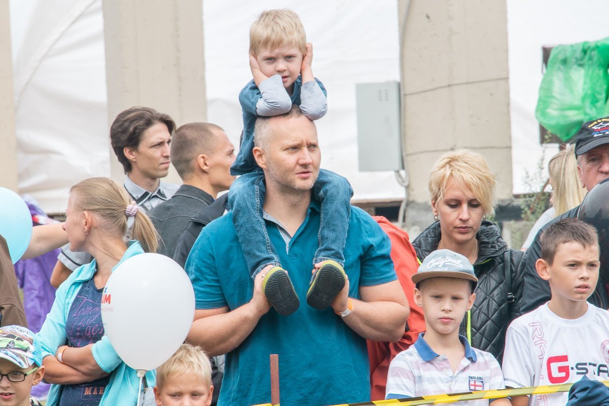 К шум, который издавали самолеты-беспилотники, не были готовы даже дети