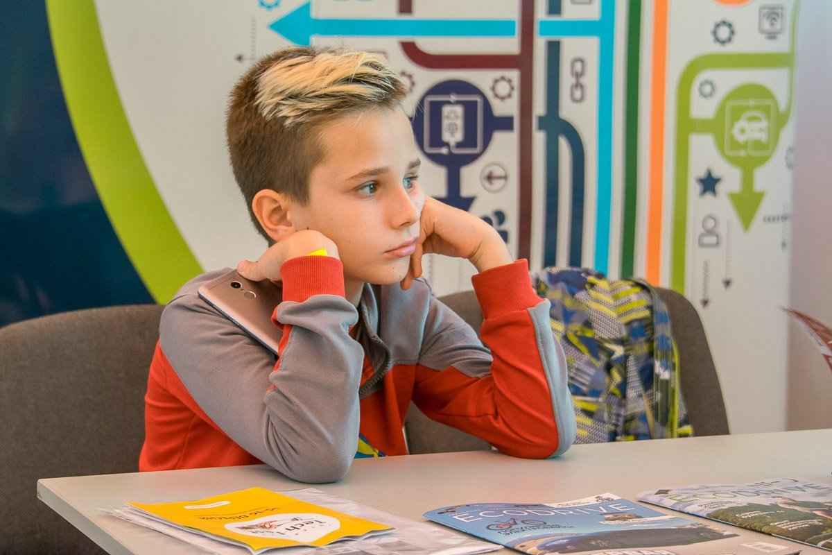 Грустно, когда не можешь быть на всех локациях одновременно