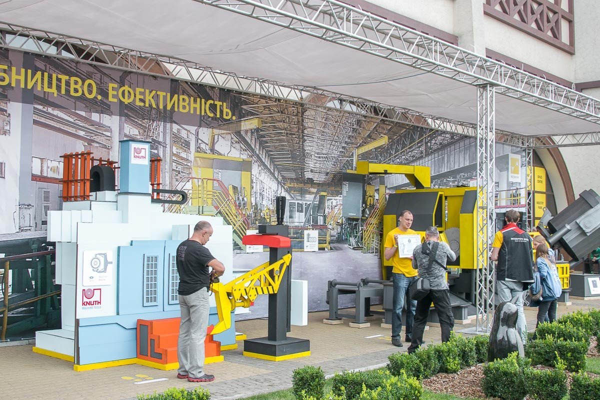 Макеты - это то оборудование, которое используется на разных этапах металлопроизводства и металлообработки 