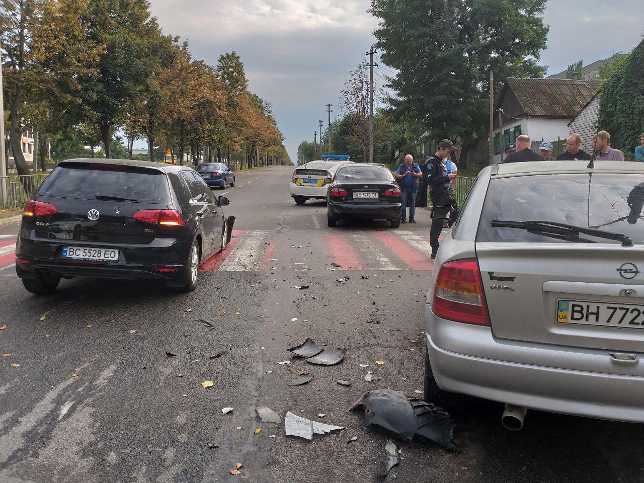 На месте работает патруль полиции На месте работает патруль полиции