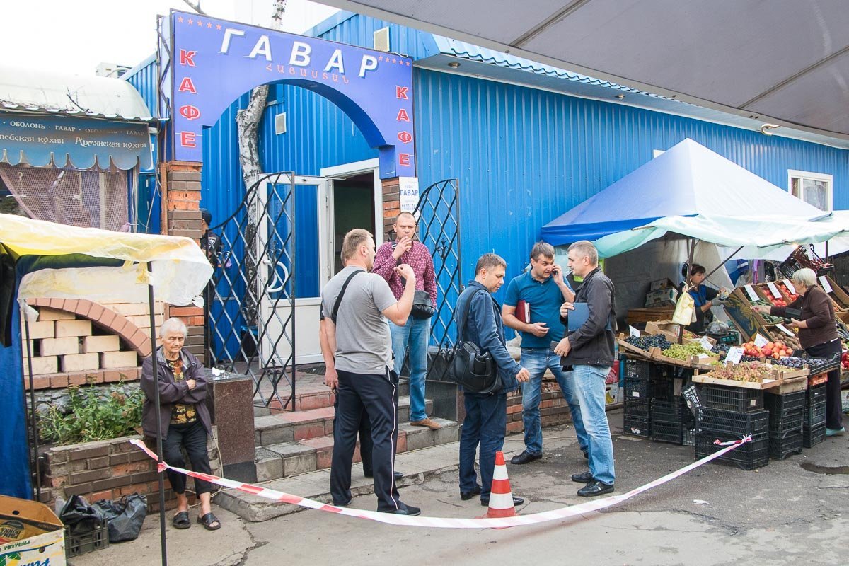 Один из участников достал травматический пистолет и открыл стрельбу