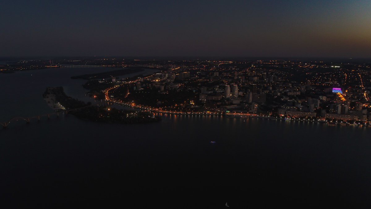 Огни ночного города: дымка горизонта Огни ночного города: дымка горизонта