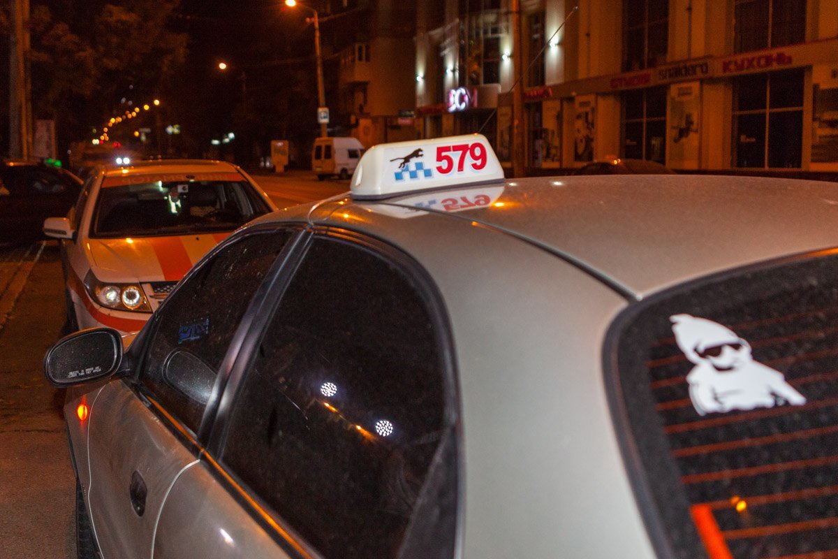 Водитель такси рассказал, что он ехал по проспекту Гагарина в сторону Подстанции на вызов Водитель такси рассказал, что он ехал по проспекту Гагарина в сторону Подстанции на вызов