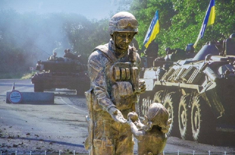 Знаменитая скульптура, у которой когда-то украли яблоко Знаменитая скульптура, у которой когда-то украли яблоко