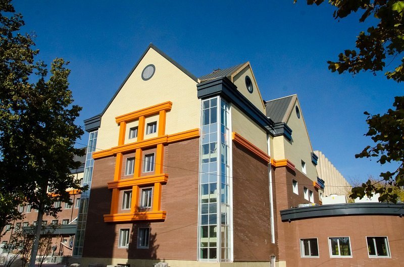 Так выглядит поликлиника снаружи Так выглядит поликлиника снаружи