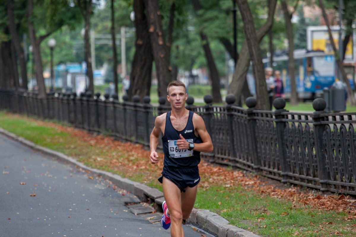 А я такой бегу, а шорты такие назад