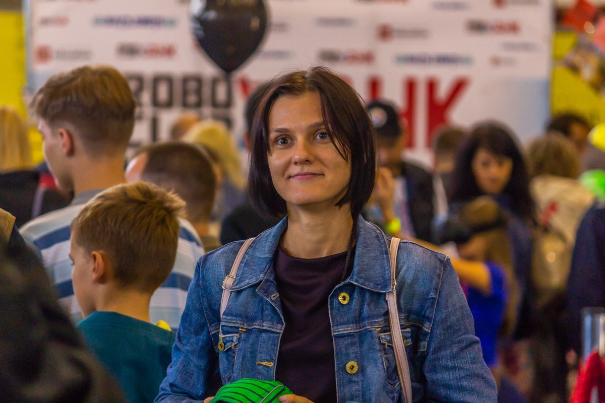 Глядит в светлое будущее