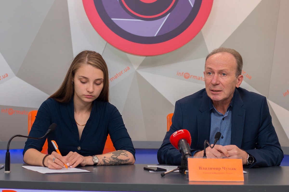 Врач-инфекционист Владимир Чумак Врач-инфекционист Владимир Чумак