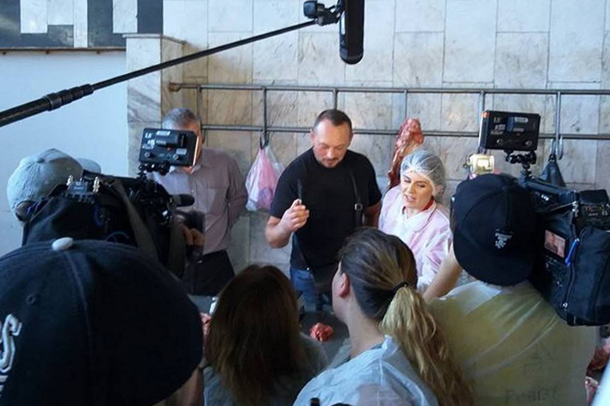 Продавцы и руководство "Озерки" пытались препятствовать работе съемочной группы, но не вышло Продавцы и руководство "Озерки" пытались препятствовать работе съемочной группы, но не вышло