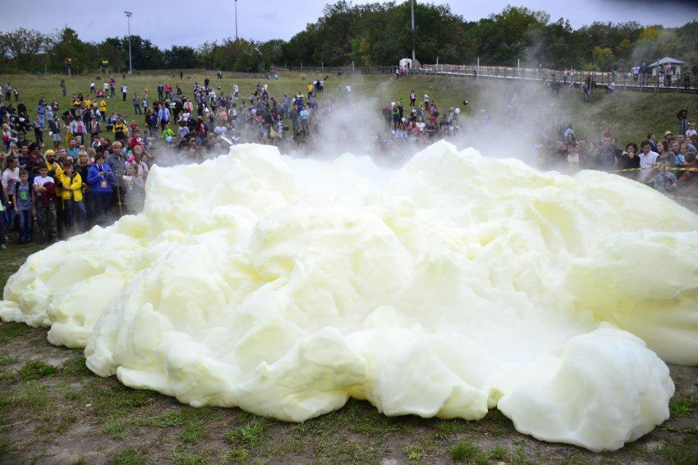 Самый масштабный в Украине эксперимент по разложению перекиси водорода поразил всех гостей фестиваля