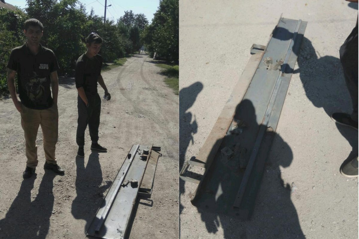 На улице Байкальская, 80 двое мужчин вынесли металл из лифтов