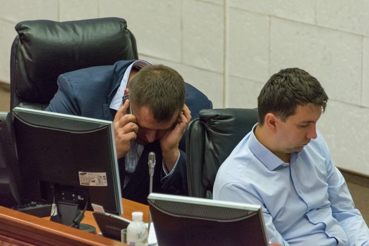 Уже кто-то написал пост зрады? Уже кто-то написал пост зрады?