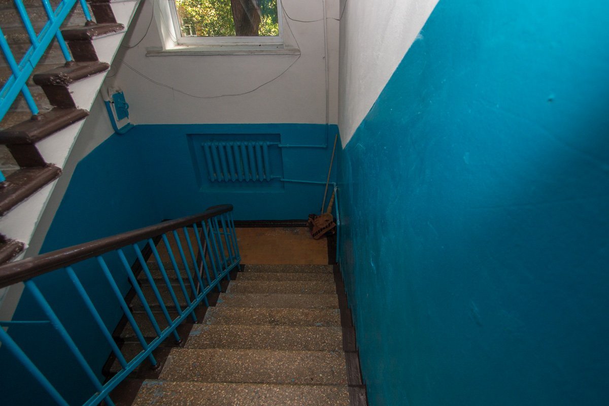 Подъезд в доме на улице Макарова Подъезд в доме на улице Макарова