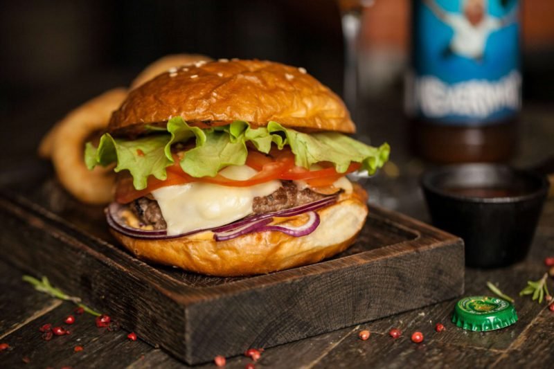 ТОП мест в Днепре, где можно поесть вкусные бургеры 3