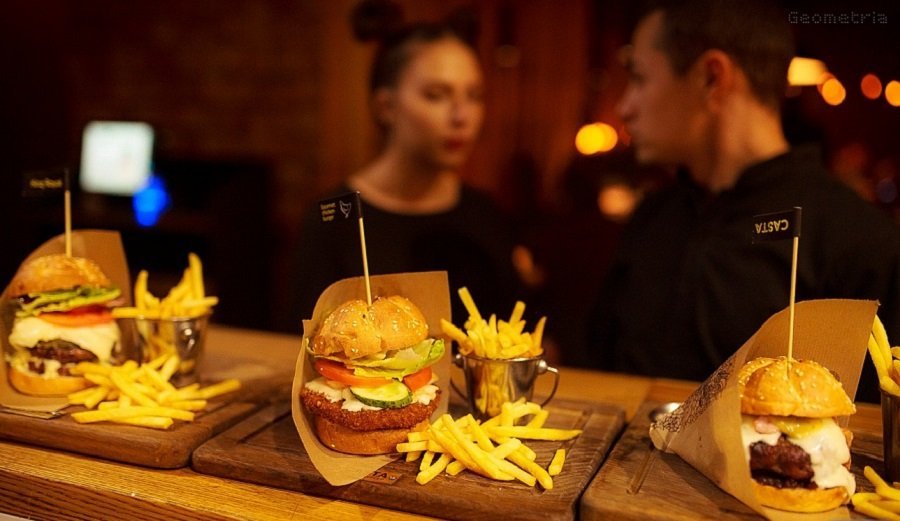 ТОП мест в Днепре, где можно поесть вкусные бургеры 5