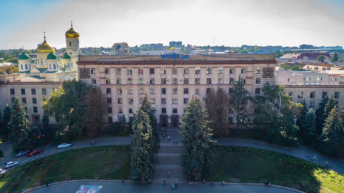 Оно должно было закрыть Свято-Троицкий собор Оно должно было закрыть Свято-Троицкий собор