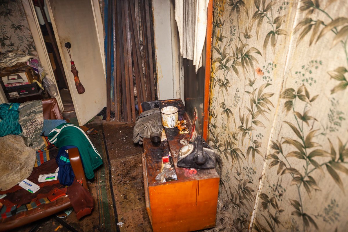 Женщина собирала дома хлам