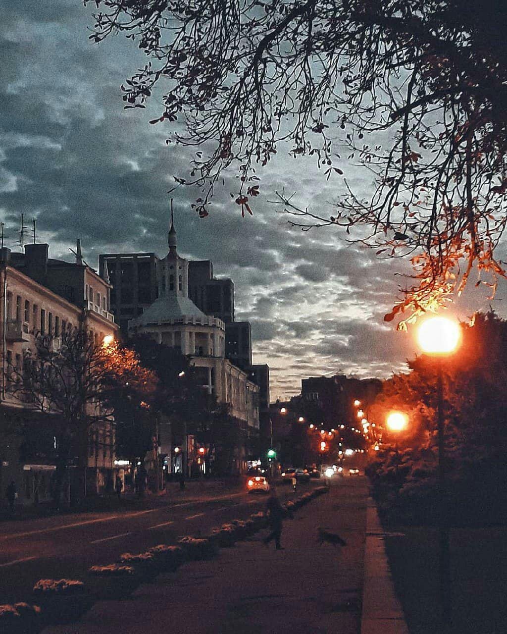 Огни осеннего Днепра настраивают на романтический лад Огни осеннего Днепра настраивают на романтический лад