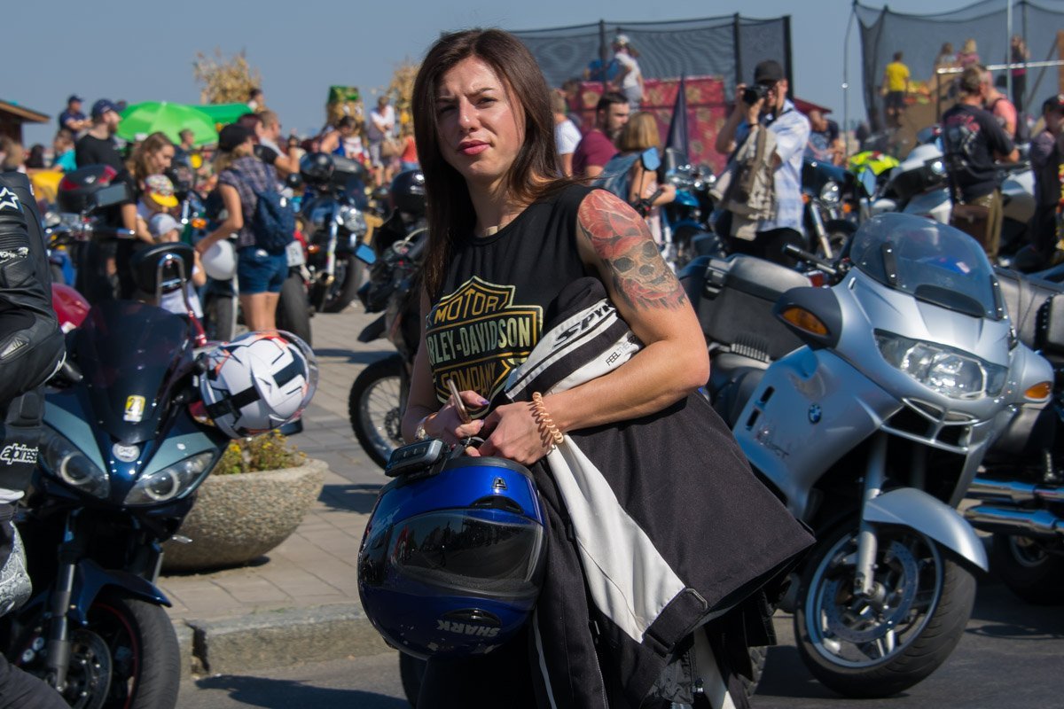 В мотопробеге принимали участие и девушки