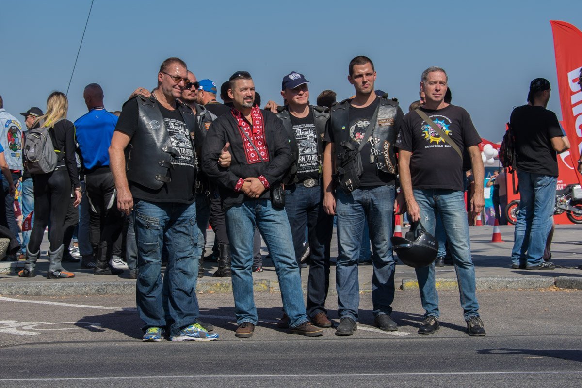 Абсолютно разные, но всех объединяет одно - страсть к мотоспорту