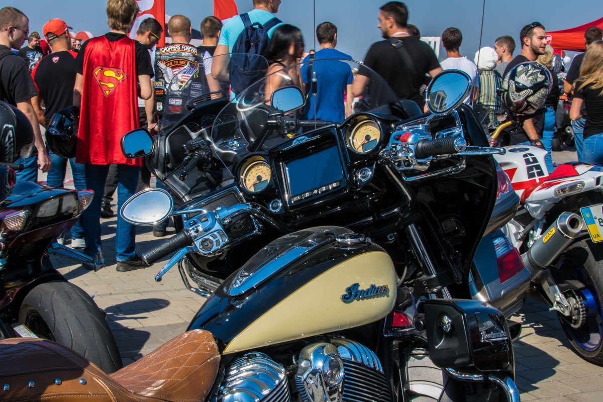 Всех объединяло одно - страсть и любовь к мотоциклам